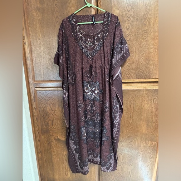 Caftan - Picture 1 of 5